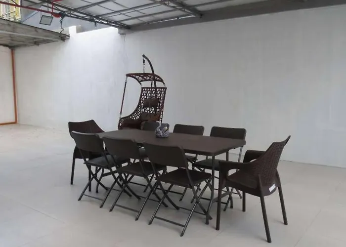 아파트 Outside. Tranquility Inside. *